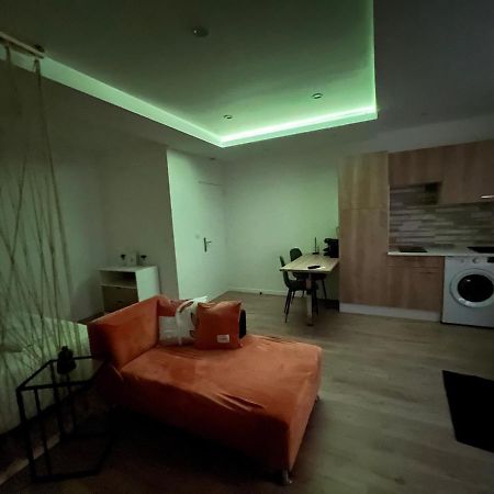 Appartement Luxe Jaune Сент-Этьен Экстерьер фото