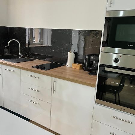 Appartement Luxe Jaune Сент-Этьен Экстерьер фото