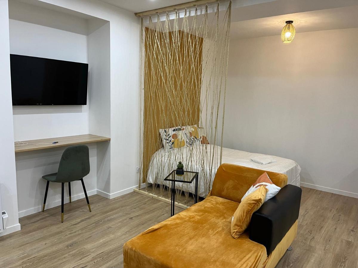 Appartement Luxe Jaune Сент-Этьен Экстерьер фото