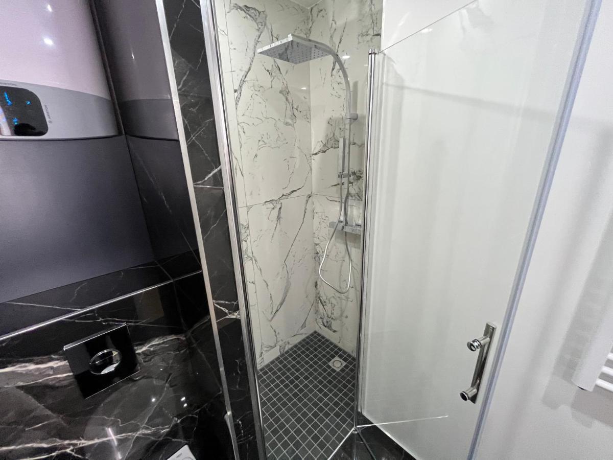Appartement Luxe Jaune Сент-Этьен Экстерьер фото